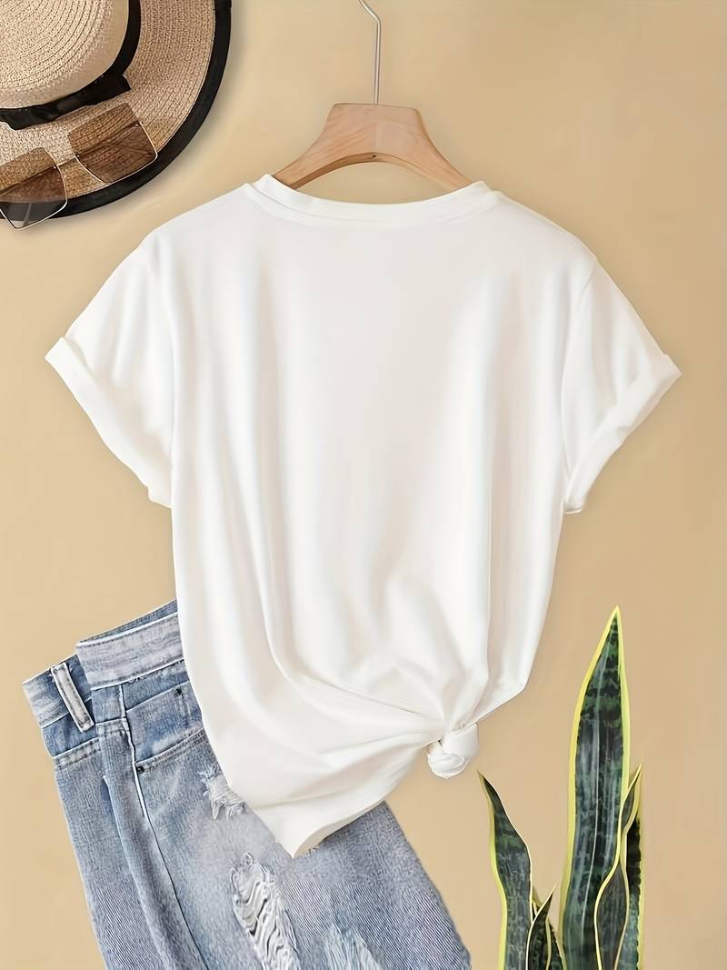 Nora – Minimalistyczna T-shirt o Nowoczesnym Designie