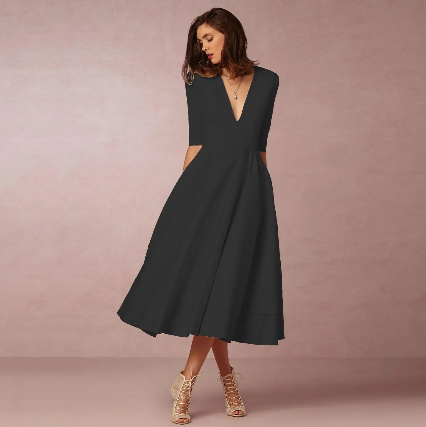 Charlotte – Elegancka sukienka z dekoltem w serek