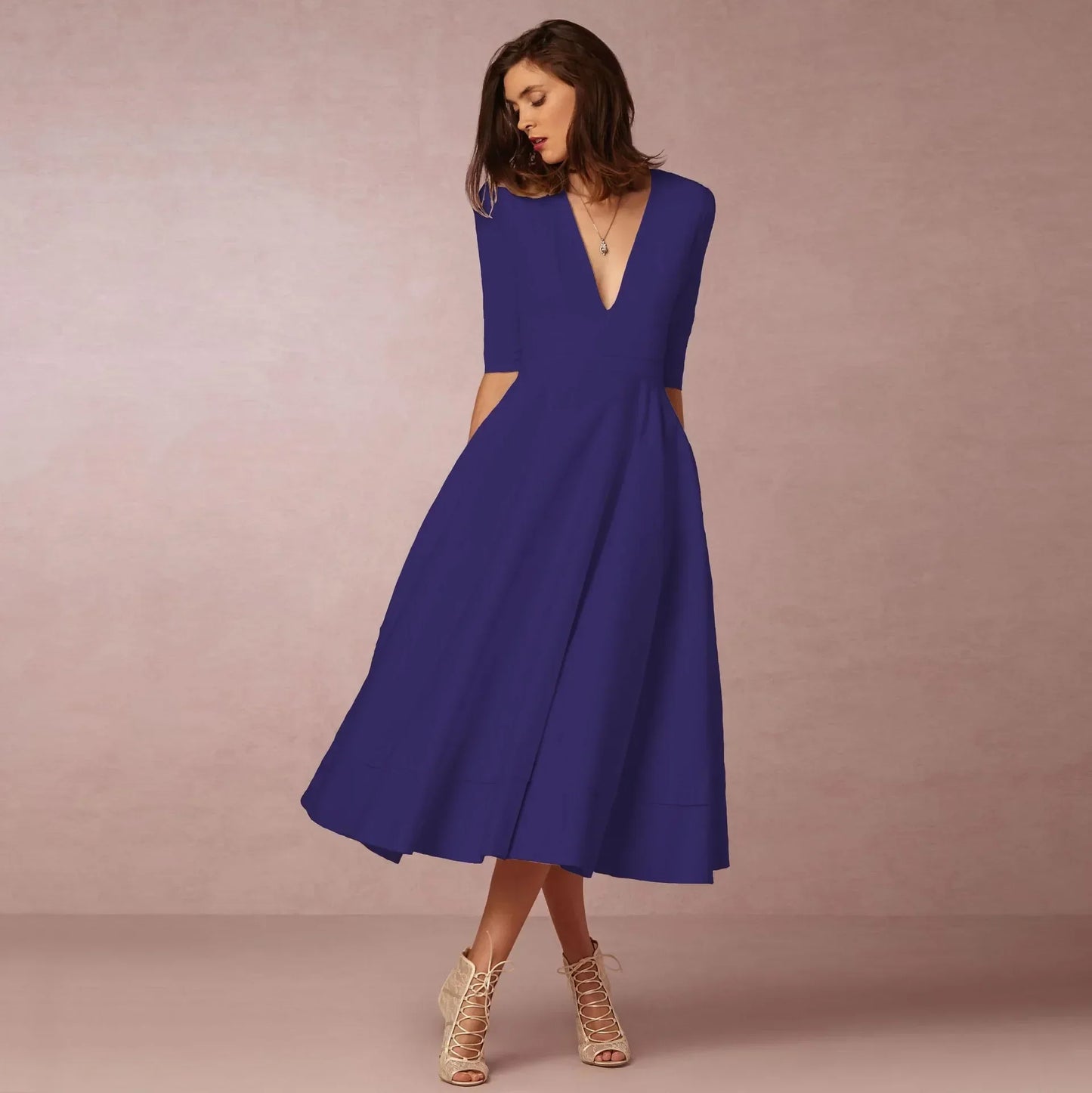 Charlotte – Elegancka sukienka z dekoltem w serek
