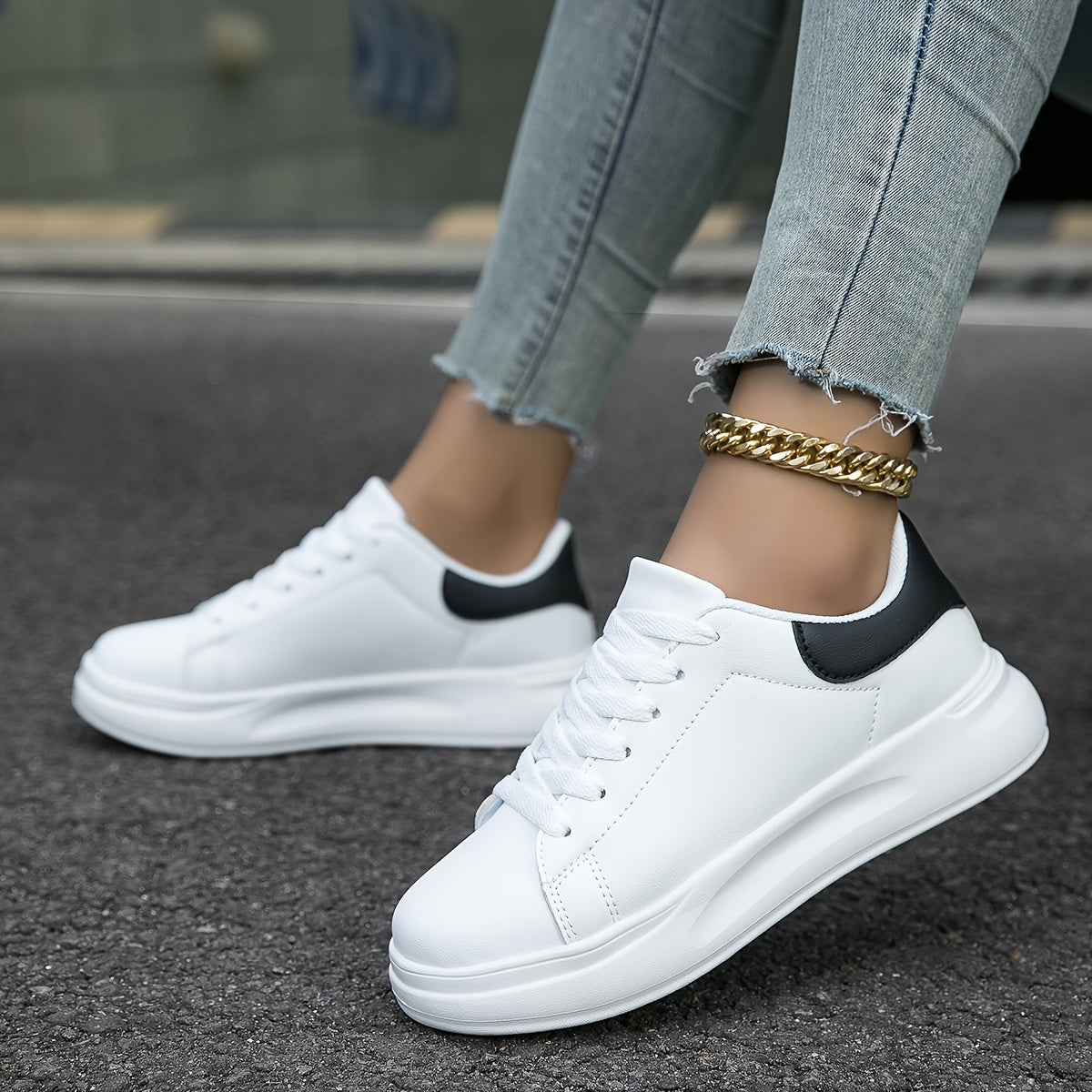 Romy – Białe skórzane sneakersy w czystym stylu