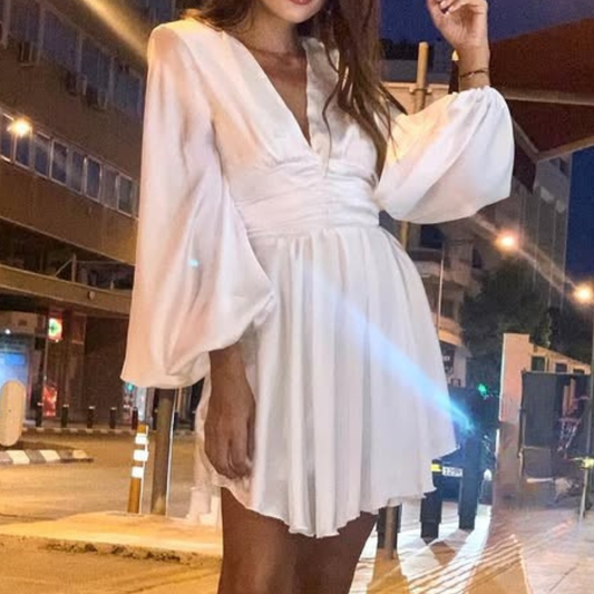 Sukienka Mini z Długim Rękawem i Dekoltem V