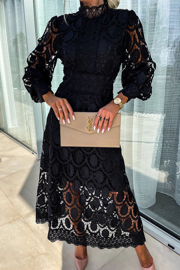 Elizabeth - Elegancka Sukienka z Koronką i Wysokim Kołnierzem